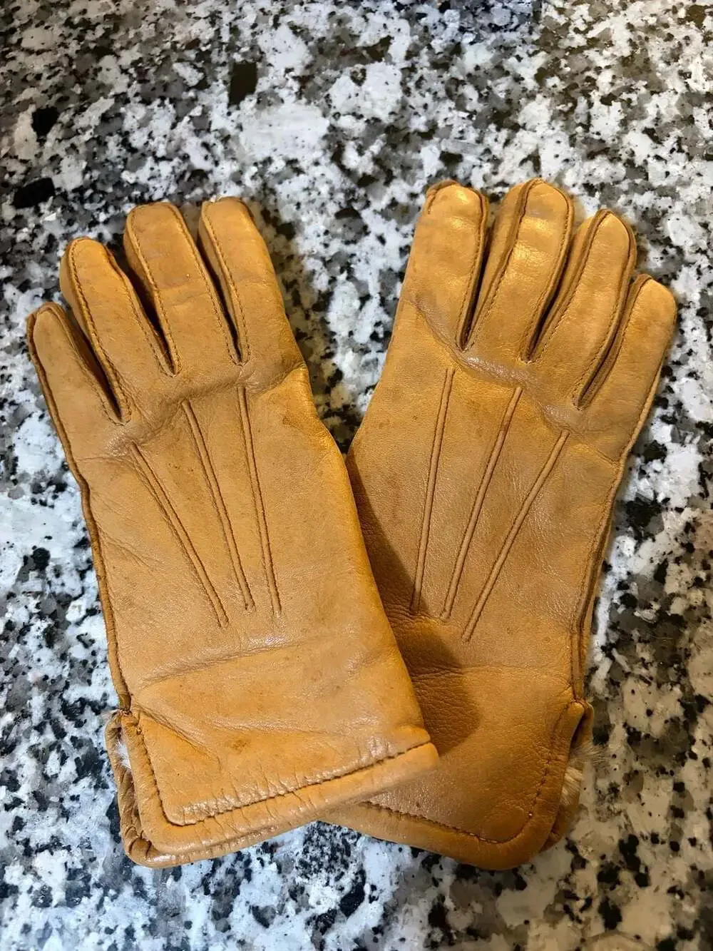Sta-Soft Tan Deerskin Gloves with Fur Lining (that’s falling out)
